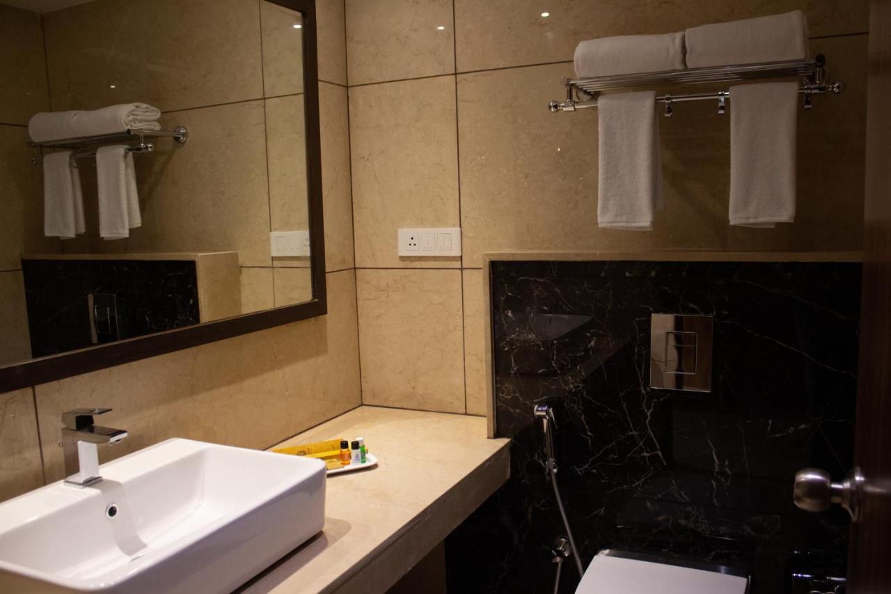 ศิวาส แกแล็กซี โฮเต็ล บังกะลอร์ Hotel Devanahalli ภายนอก รูปภาพ