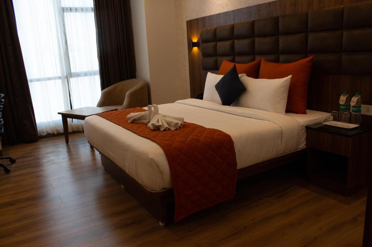 ศิวาส แกแล็กซี โฮเต็ล บังกะลอร์ Hotel Devanahalli ภายนอก รูปภาพ