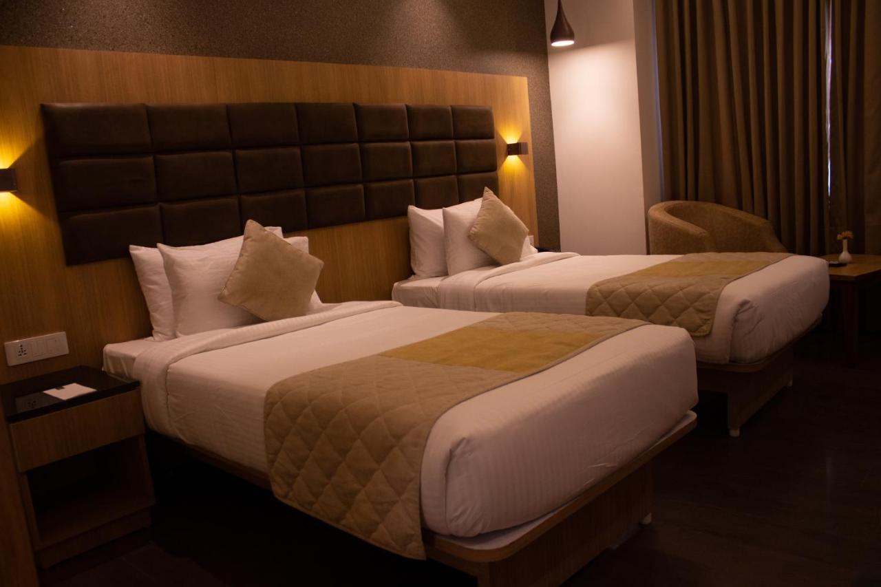 ศิวาส แกแล็กซี โฮเต็ล บังกะลอร์ Hotel Devanahalli ภายนอก รูปภาพ