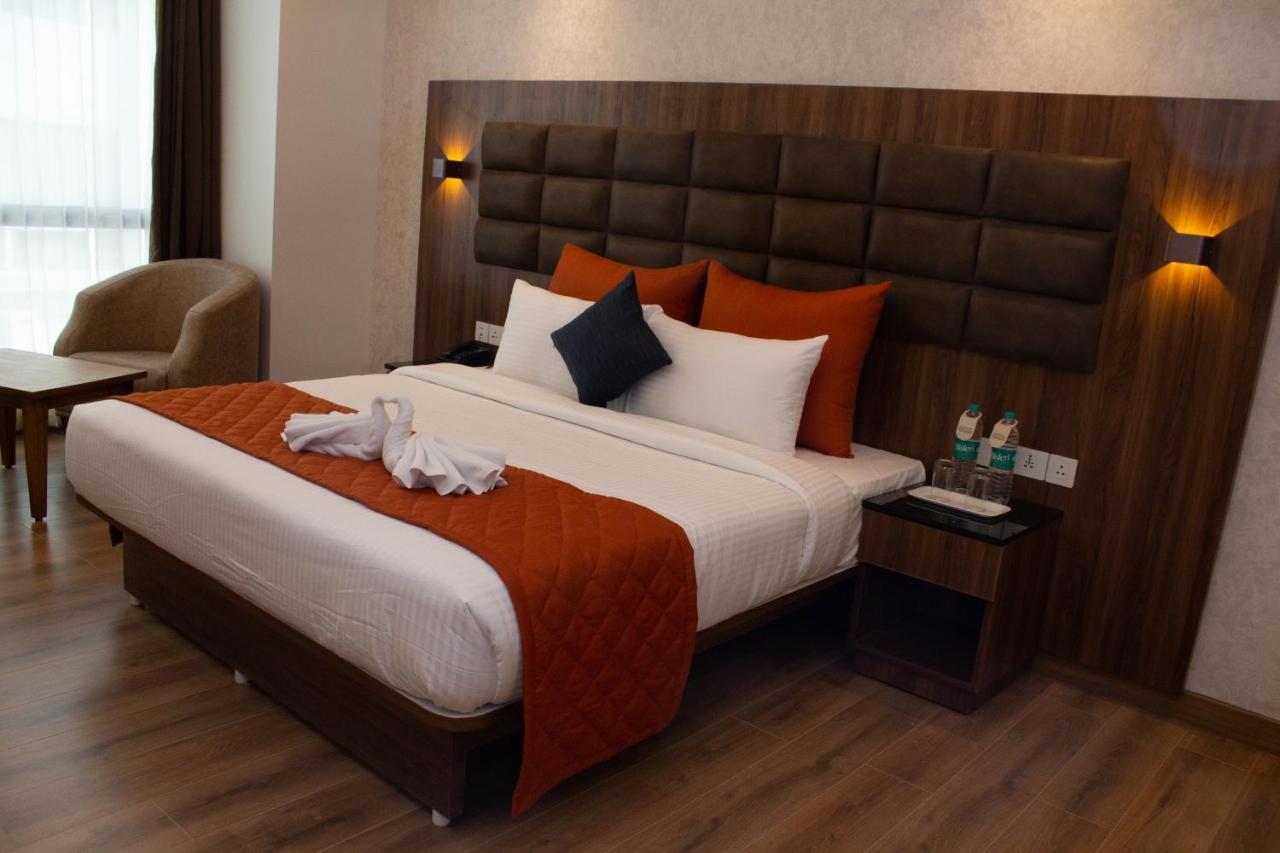 ศิวาส แกแล็กซี โฮเต็ล บังกะลอร์ Hotel Devanahalli ภายนอก รูปภาพ