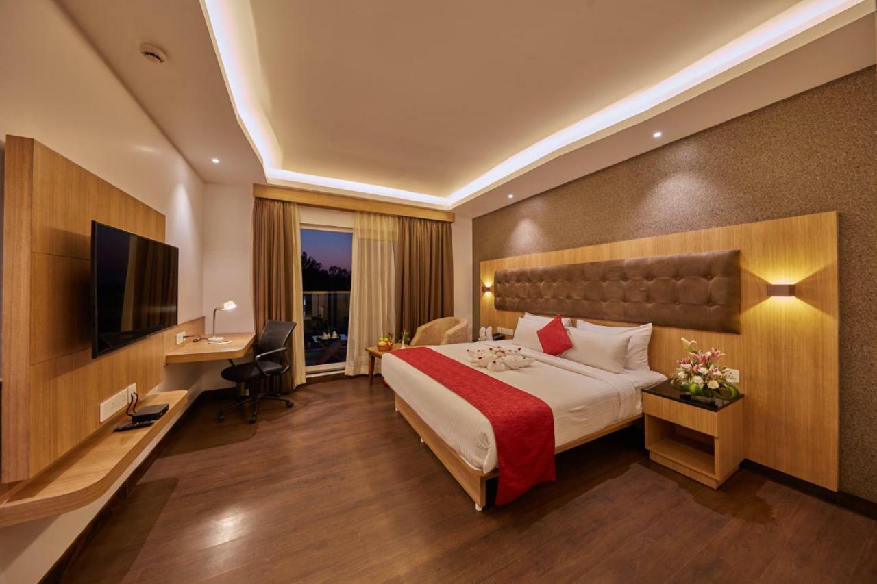 ศิวาส แกแล็กซี โฮเต็ล บังกะลอร์ Hotel Devanahalli ภายนอก รูปภาพ