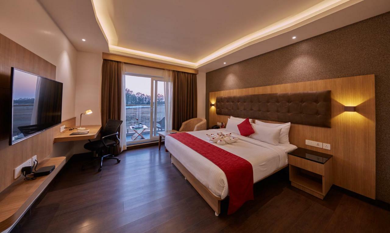 ศิวาส แกแล็กซี โฮเต็ล บังกะลอร์ Hotel Devanahalli ภายนอก รูปภาพ
